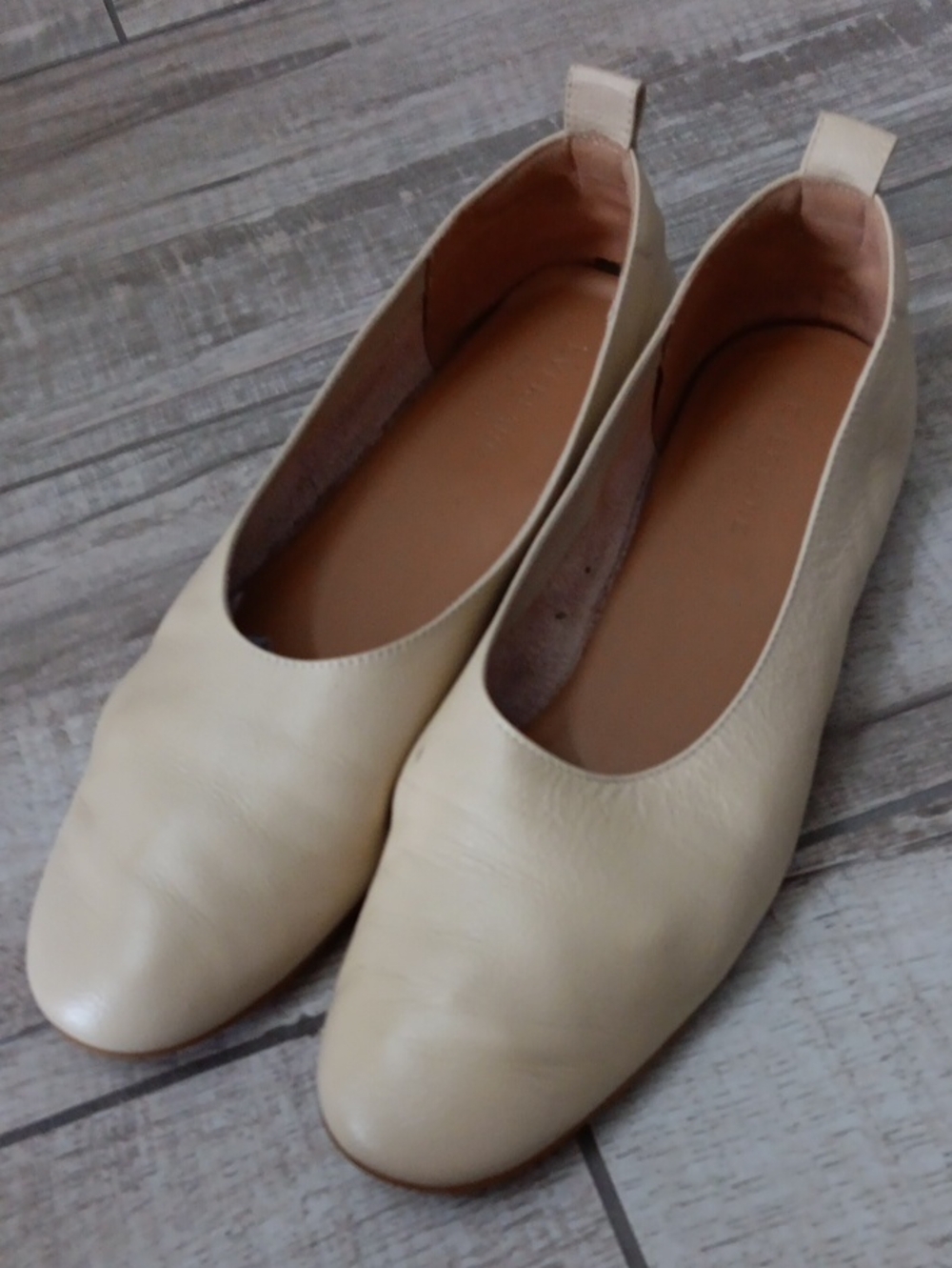 EVERLANE..ITALIAN LEATHER FLATS..9.5